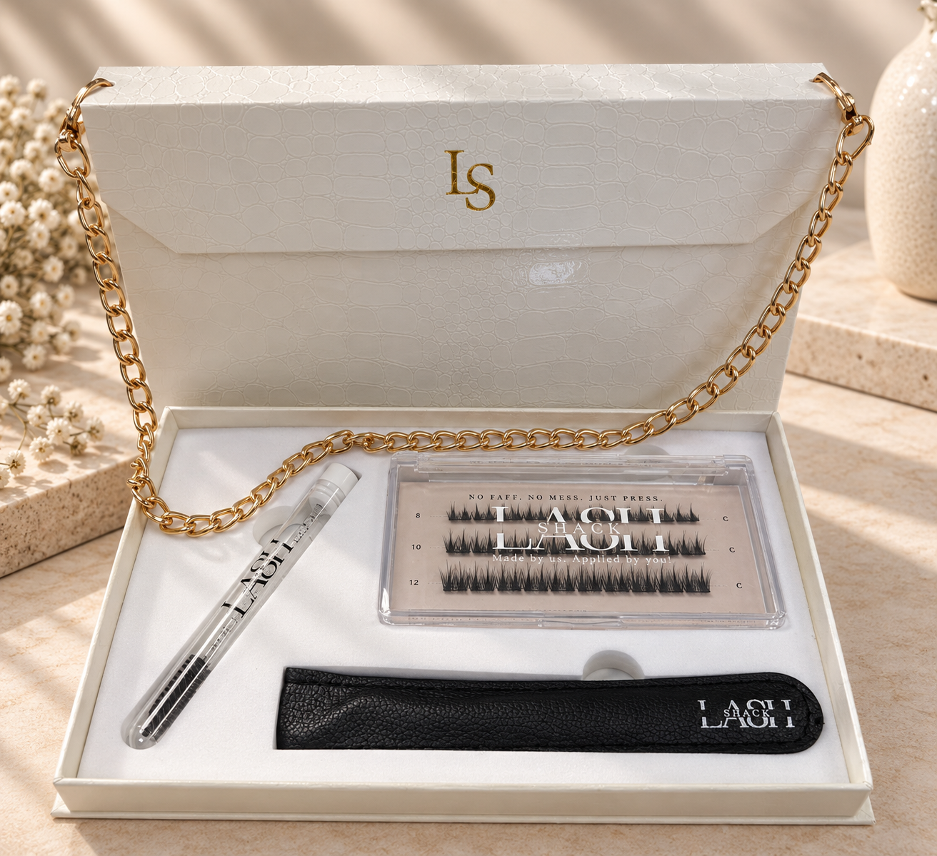 Lash Shack La Borsetta starter set in Cream – open, showing the contents