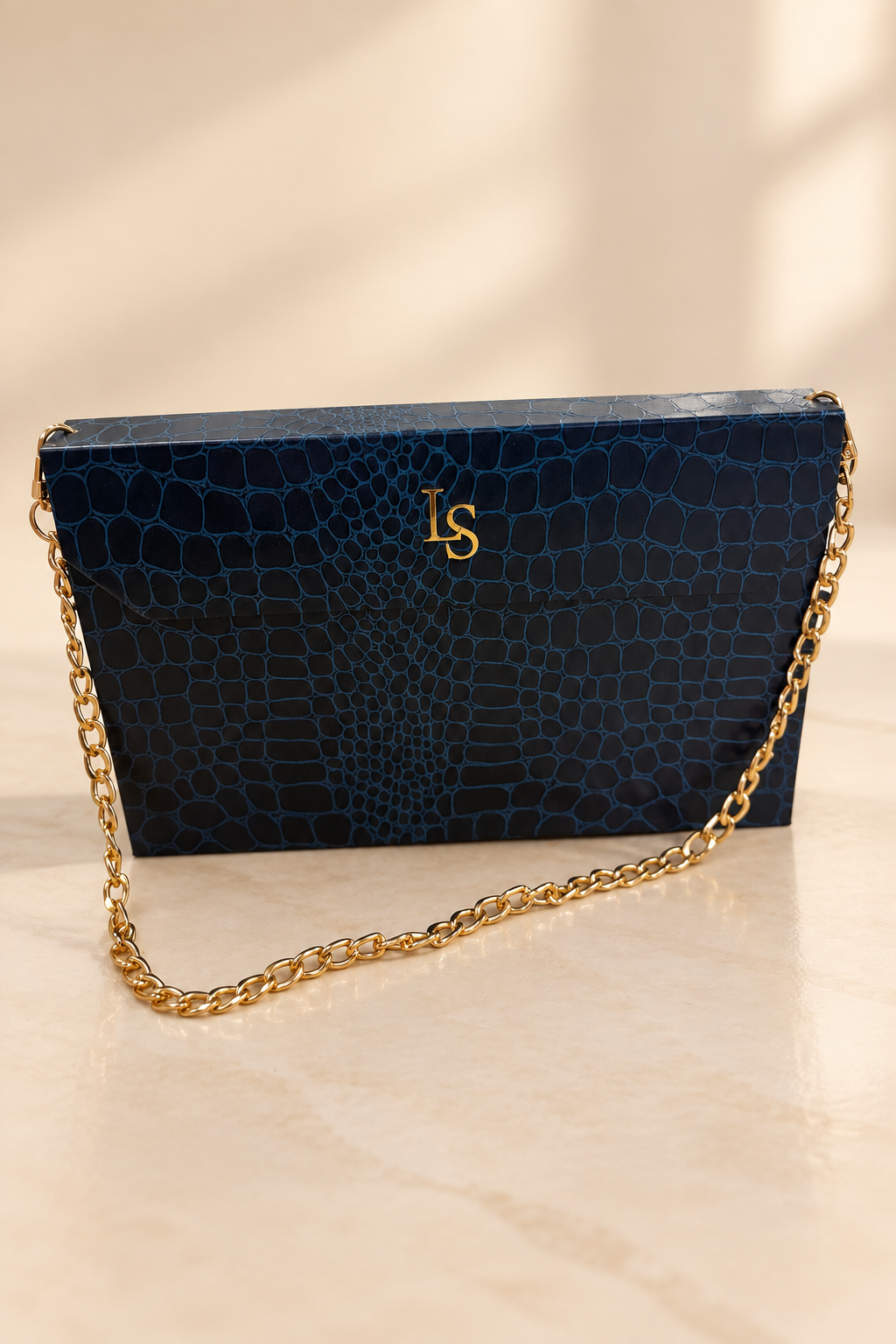 Lash Shack La Borsetta starter set in Navy – closed, with LS logo and gold chain
